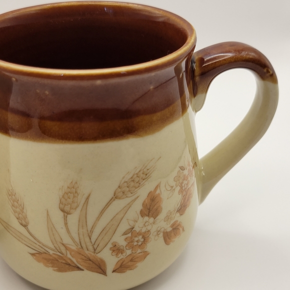 1970s Mug with Wheat and Flower Design. Stoneware. MADE IN JAPAN. - Picture 3 of 8